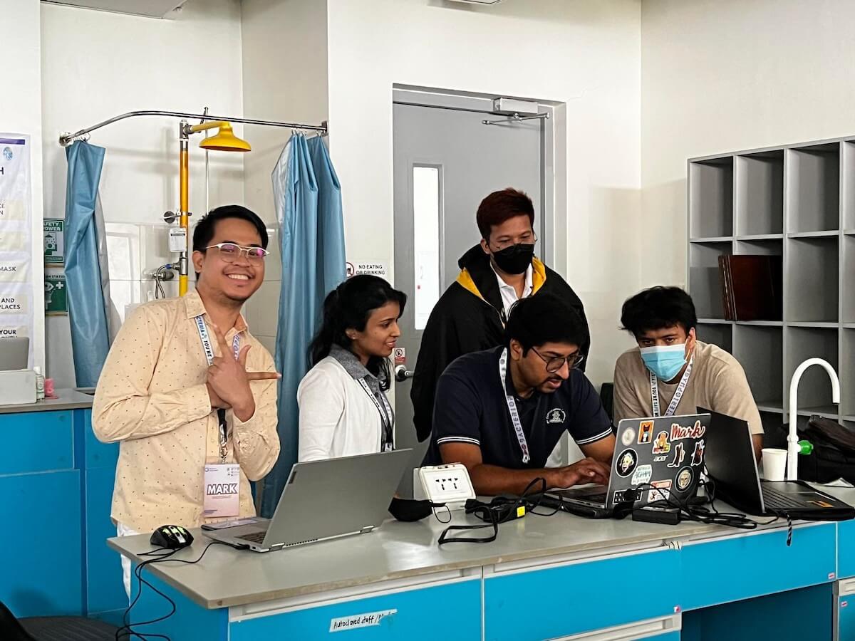 Fig 3. The bioinformatics group with Dr. Heera Rajandas and Dr. Sivachandran Parimannan from AIMST University, Malaysia, as their facilitators.